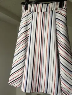 【新品・未使用】アプワイザーリッシュ　リバーシブル　膝丈スカート　ラベンダー色