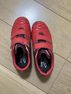 umbro 赤 室内用サッカーシューズ