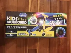 キッズ キックボード 光るホイール