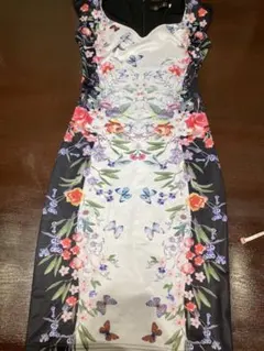 W.A.O.L. 蝶と花のプリント ノースリーブワンピース