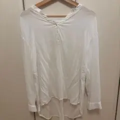 ikka ホワイト Vネックシャツ Lサイズ