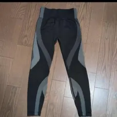 スパッツ　レギンス　スポーツウェア　ヨガパンツ　H&M ブラック　Sサイズ