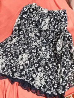 axes femme 紺 花柄 フレアスカート