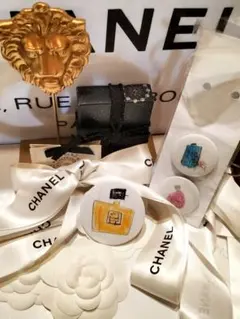 ❣️CHANEL♡HAPPY MOTHER”S DAY Event缶バッジ3点のサムネイル