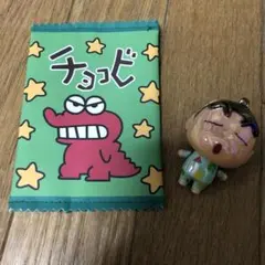 クレヨンしんちゃん キーホルダーとチョコビポーチ