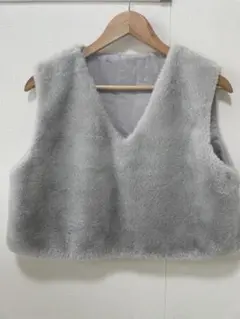 グレー ファー Vネック ベスト