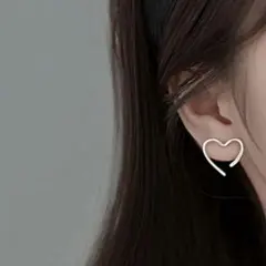 SHEIN ハート型 フープピアス シルバーカラー 両耳用のサムネイル