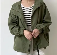 【新品＊】ジャケット マウンテンパーカー グリーン フード付き 着痩せ 春 秋