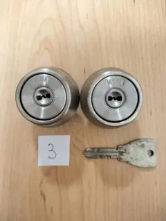 Item thumbnail for item 3060d7ba-d9f9-4420-958c-f6197569c155