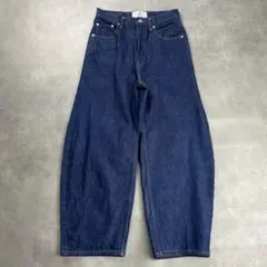 美品　Curensology カレンソロジー 　&RCカーヴィーデニムパンツ40のサムネイル