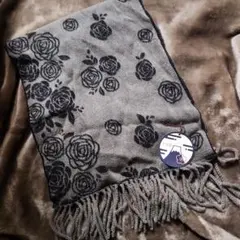 グレー系ローズ柄マフラー フリンジ付き