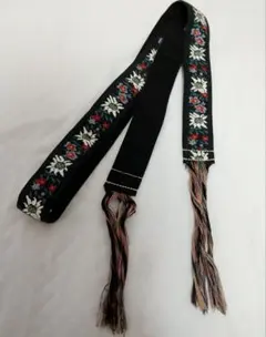 新品 布ベルト 紐ベルト ネイティブ 刺繍 フリンジベルト ニコアンド 東欧