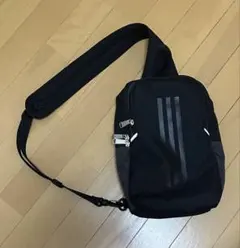 adidas ボディバッグ ブラック