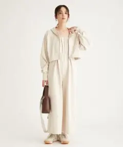 emmi　パーカー×ベアオールインワンセット