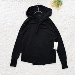 新品：未使用　ナイキ ヨガ　ドライフィットパーカー　M フード付　黒　ロゴ入り