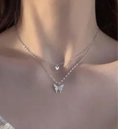 バタフライモチーフ　蝶　2連　チェーンネックレス　シルバー　韓国　ワンホン