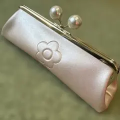 MARY QUANT マリクワ エンボスデイジーパール ガマ口ペンケース ピンク