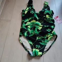 補正機能付きの水着です