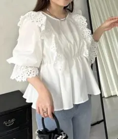 プロズヴェール　レース付きフリルブラウス