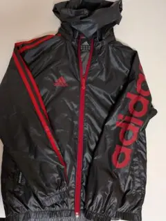 adidas フード付きジャケット 黒 赤