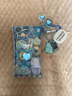 ガチャ詰めポーチ　デコパーツまとめ売りブルー