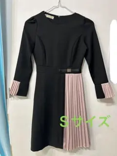 Sサイズ ワンピース 膝丈 黒×サーモンピンク