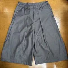 バギーショーツ　スラックス　ハーフパンツ Lのサムネイル