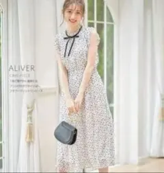 tocco closet フリル付きボウタイりぼん フラワープリントワンピースのサムネイル