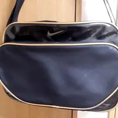 NIKE エナメルバック