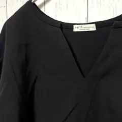 アース＆ミュージックエコロジー Vネックブラウス 黒 F ゆったり 体型カバー
