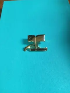 値下げ！Courregesクレージュ ブランドロゴ 煌めくゴールド ブローチ