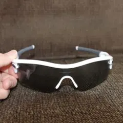 OAKLEYオークリーのサングラスのサムネイル