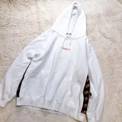 RVCA ルーカ　BOLT HD プルオーバー パーカーオレンジ刺繍