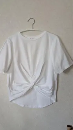 フロントツイスト クロップド丈 半袖Tシャツ ホワイトのサムネイル