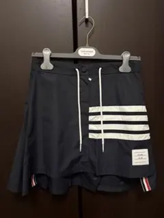 THOM BROWNE プリーツスカート ネイビー サイズ40 新品タグ付きのサムネイル