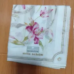 ミラ・ショーン花柄ハンカチ