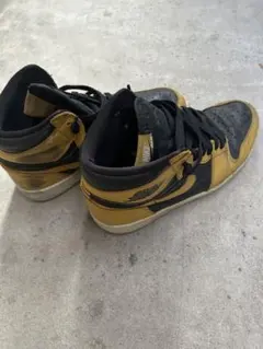 Air Jordan 1 黒黄