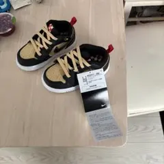 Nike モデル 017 ブラック/ベージュ スニーカー