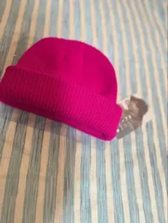 現品限り‼️ ニット帽 ビーニー　無地　メンズ　レディース　浅め　ローズレッド