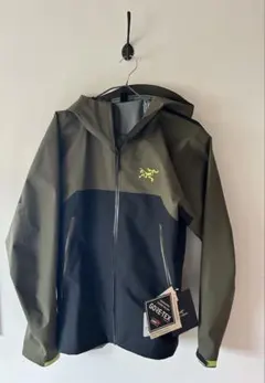 ARC'TERYX ベータ　GORE-TEX ジャケットのサムネイル