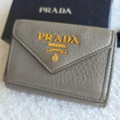 PRADA✨️ 三つ折り財布 グレージュ ベージュ ピンク レザー 付属品全て有