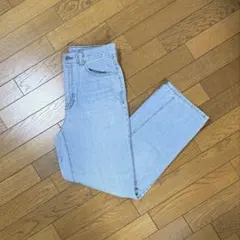 GU ハイライズストレートジーンズ