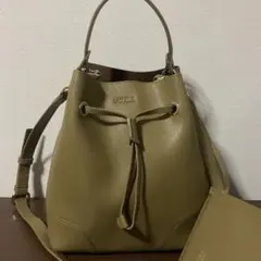 ☆開店セール☆使用1日 美品 フルラ レザー ロゴ バゲット ドローストリング