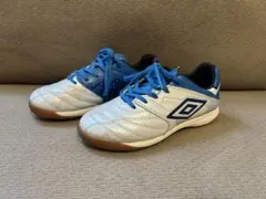 umbro サッカーシューズ 室内　19cmのサムネイル