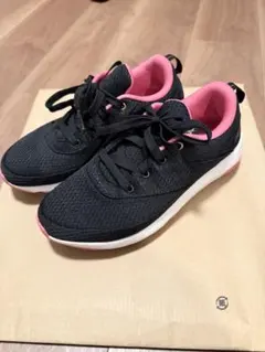 【美品】リーボック　スニーカー