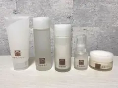 松山油脂 肌をうるおす保湿スキンケアセットのサムネイル