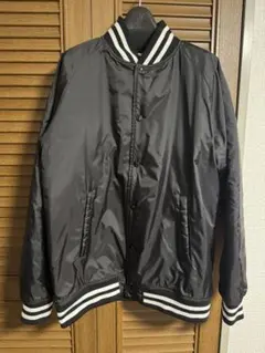 美品 CDG バックロゴプリント付 ナイロンスタジャン ブラック XL 正規品 CDG ナイロン スタジャン - メルカリ