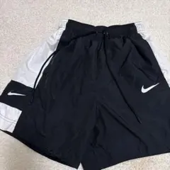 NIKE ブラック ホワイト ショートパンツ XS