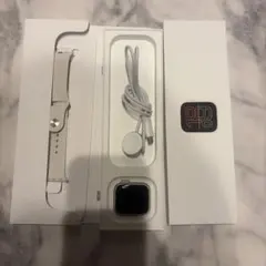 Apple Watch SE 3 40mm スターライトアルミニウム