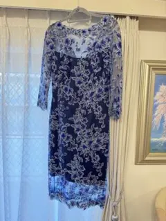 超美品ロイヤルブルー刺繍レースドレス